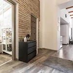 Katarina Blaha Square 아파트 *